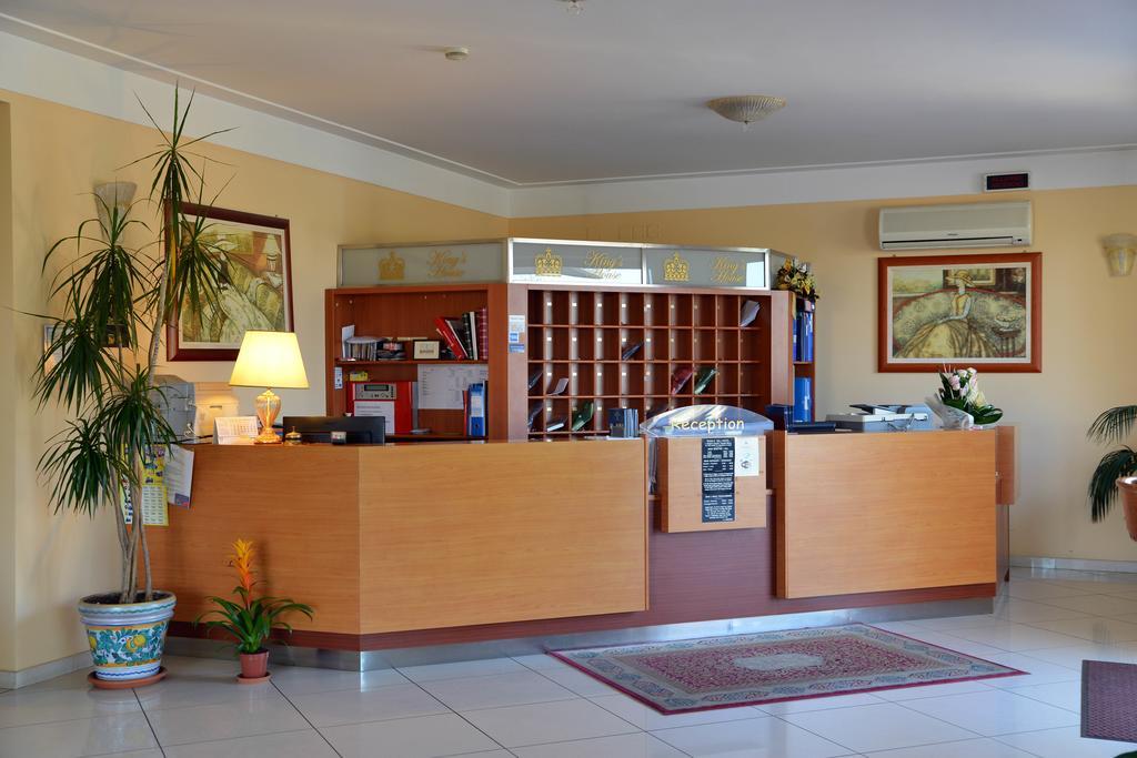 King'S House Hotel Resort มาสคาลิ ภายนอก รูปภาพ