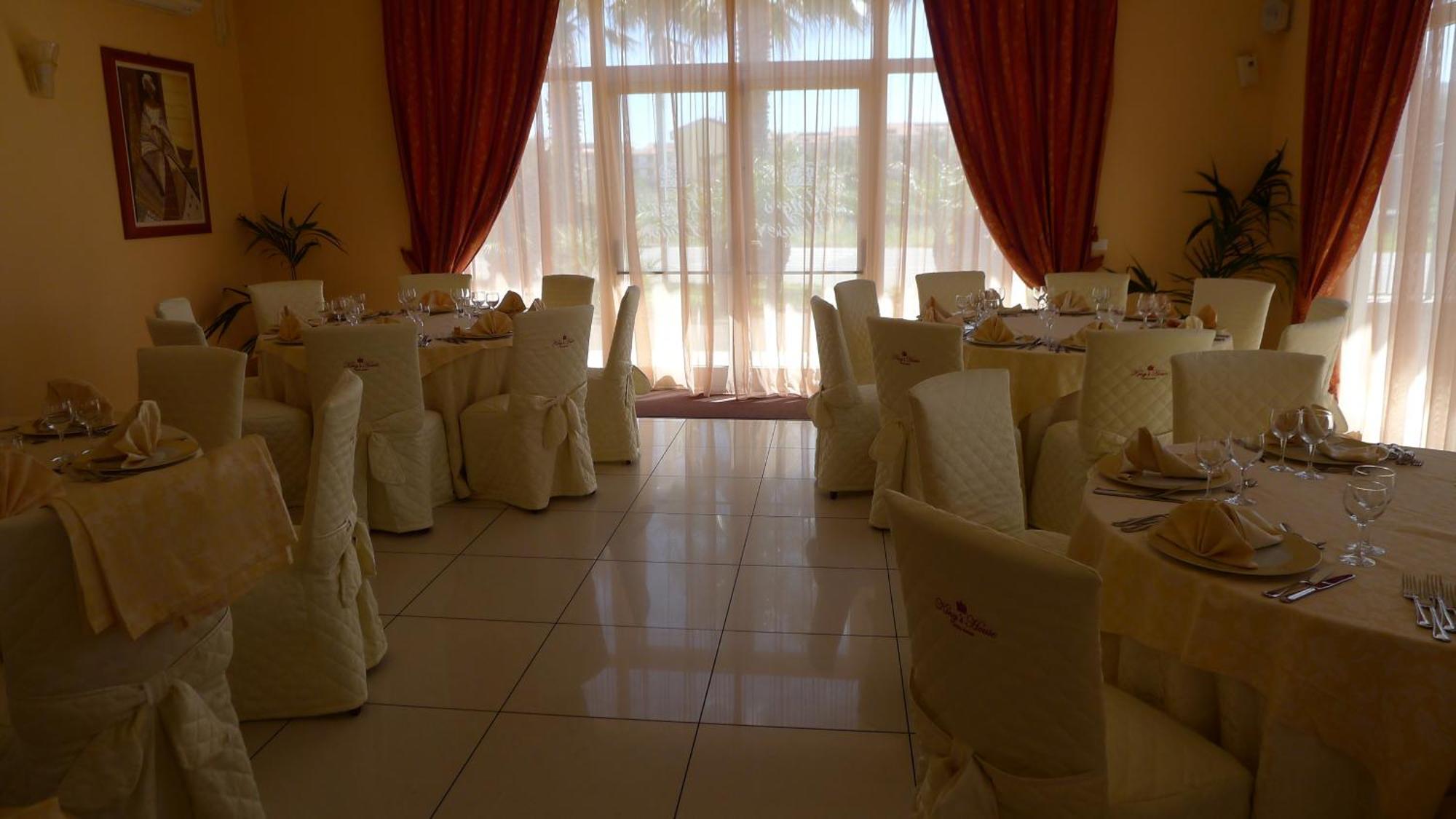 King'S House Hotel Resort มาสคาลิ ภายนอก รูปภาพ