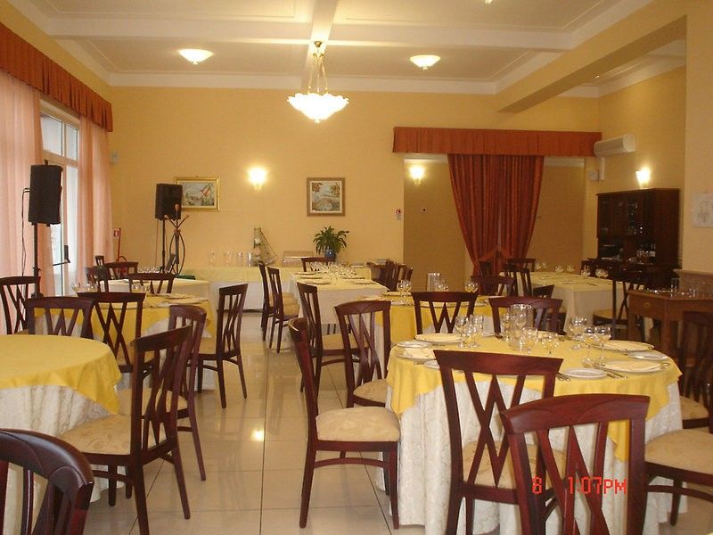 King'S House Hotel Resort มาสคาลิ ภายนอก รูปภาพ