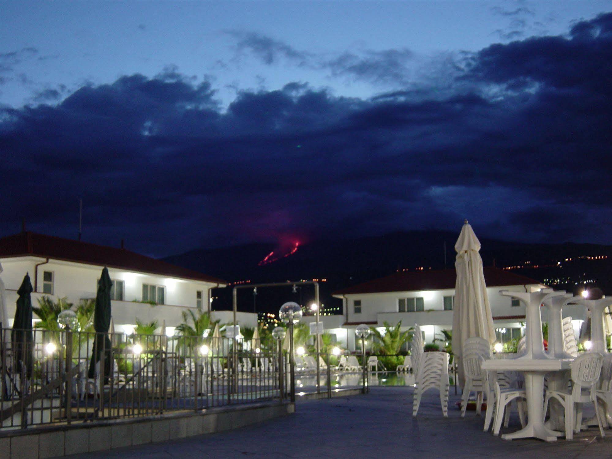 King'S House Hotel Resort มาสคาลิ ภายนอก รูปภาพ